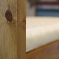 Massivholzbett Lombok mit Baldachin und Bettkasten mit Matratze 003