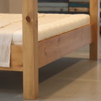 Massivholzbett Lombok mit Baldachin mit Matratze 004