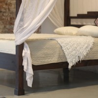 Massivholzbett Lovina mit Baldachin mit Matratze 005